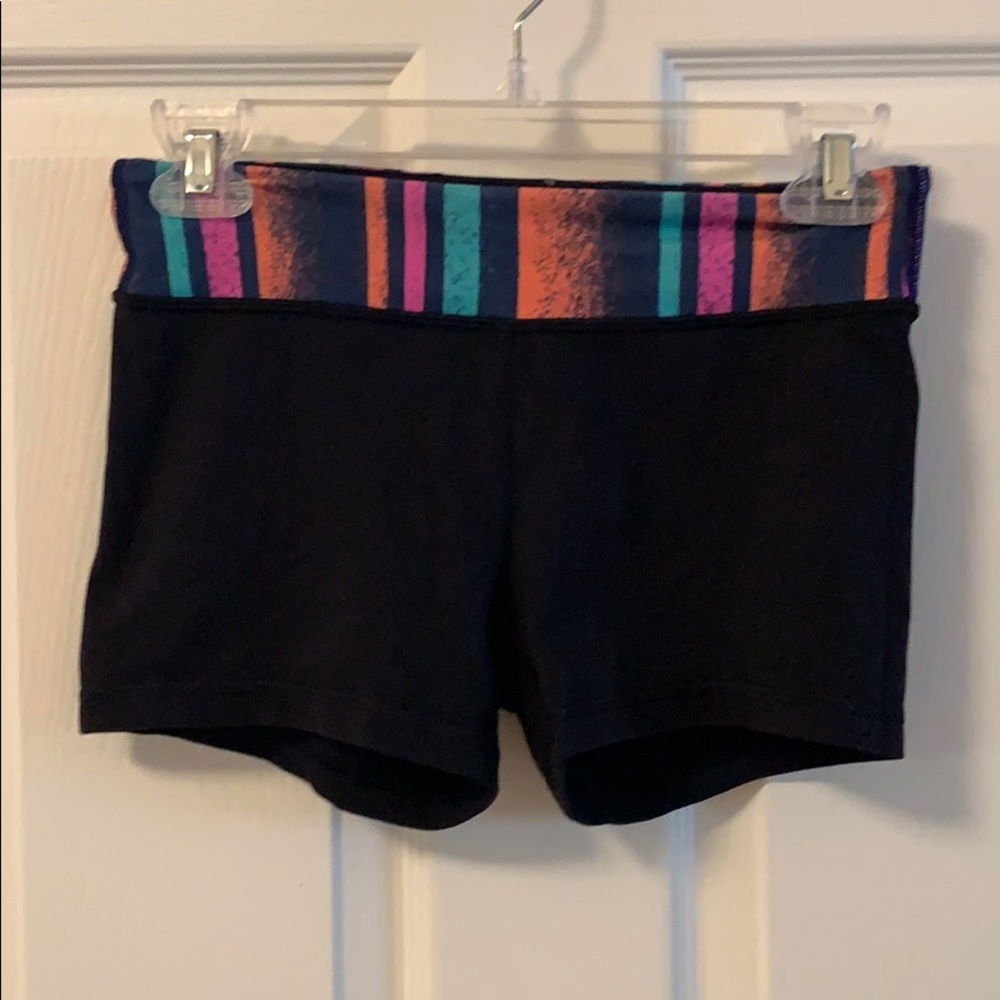 IVIVVA SHORTS SIZE 14